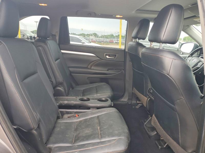 Продажа на аукционе авто 2019 Toyota Highlander, vin: 5TDJZRFH5KS942086, номер лота: 57689496