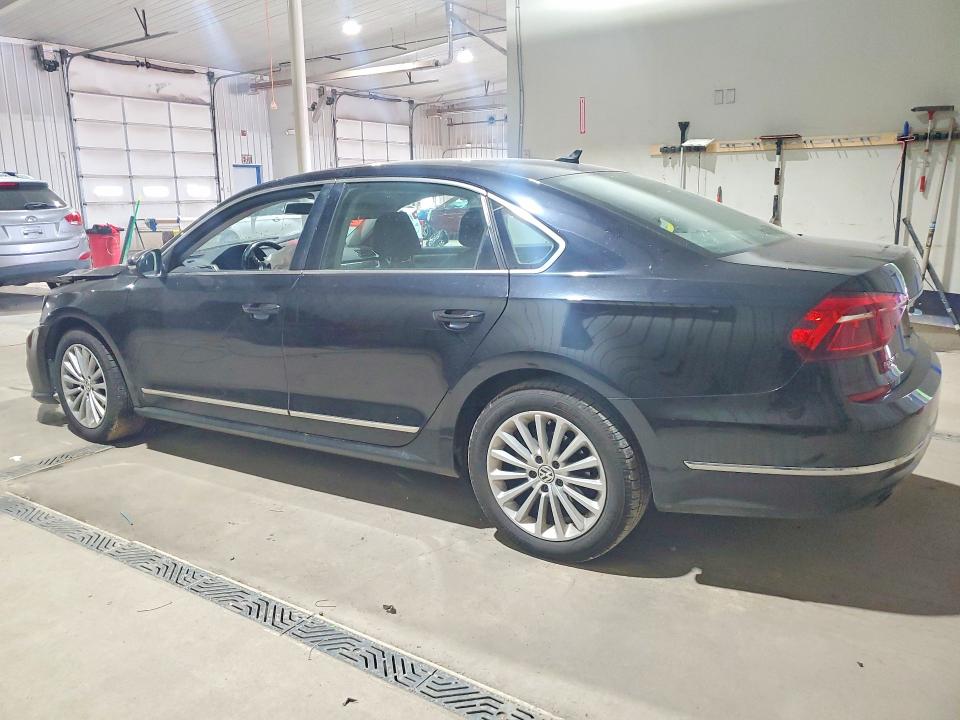 Продажа на аукционе авто 2017 Volkswagen Passat, vin: 1VWBT7A37HC053948, номер лота: 58700256