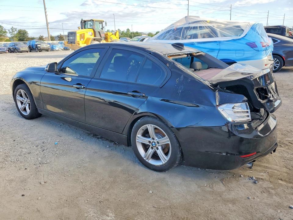 55523376 :رقم المزاد ، WBA3C3G57ENR25258 vin ، 2014 Bmw 320 مزاد بيع