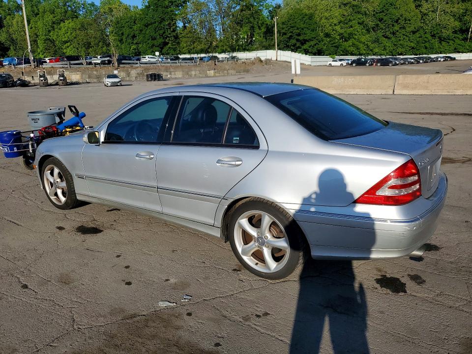 2004 Mercedes-benz C მანქანა იყიდება აუქციონზე, vin: WDBRF40J74F523961, აუქციონის ნომერი: 55415616