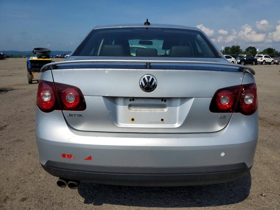 2010 Volkswagen Jetta მანქანა იყიდება აუქციონზე, vin: 3VWRZ7AJ3AM008554, აუქციონის ნომერი: 58717536