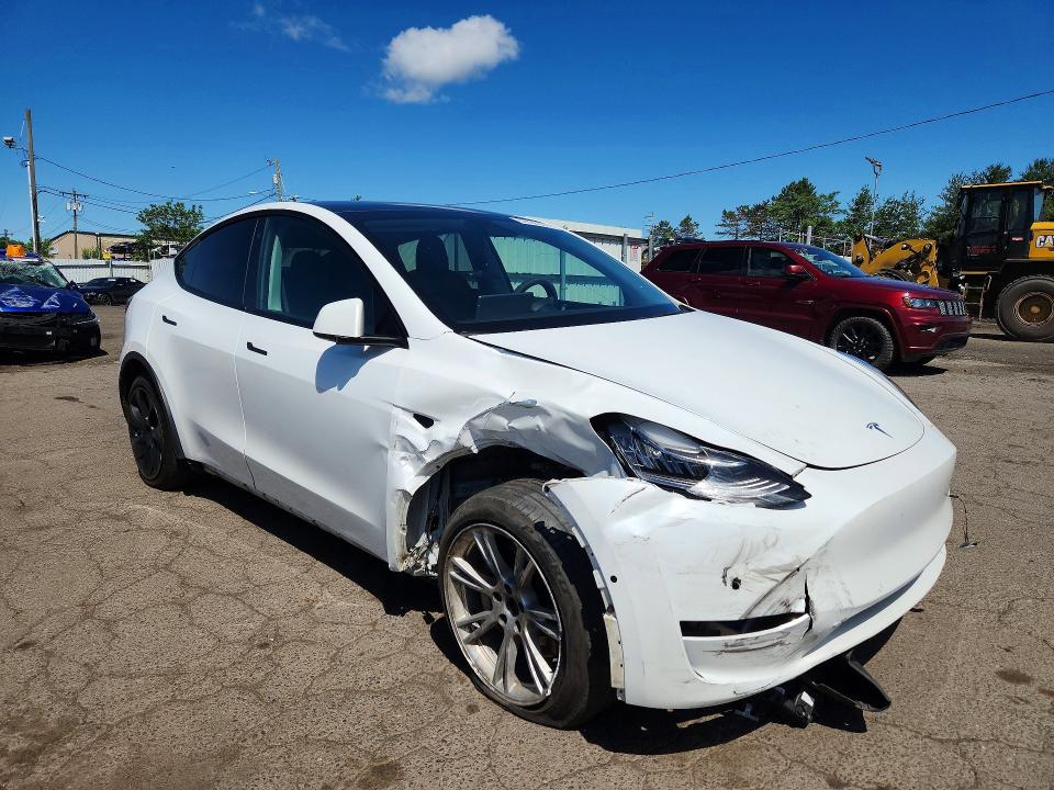 2022 Tesla Model Y მანქანა იყიდება აუქციონზე, vin: 7SAYGDEE2NF320815, აუქციონის ნომერი: 57036536