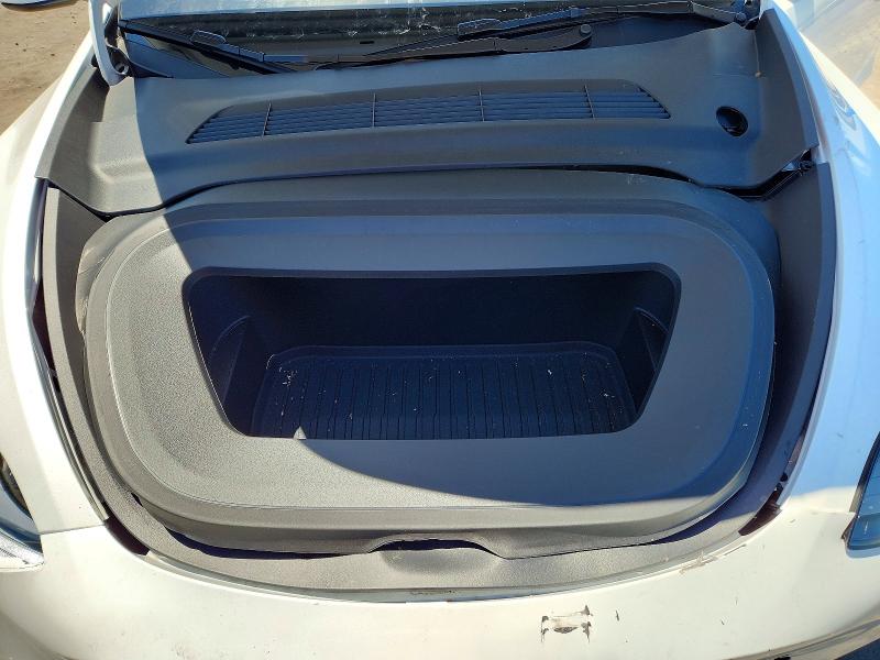 58152096 :رقم المزاد ، 7SAYGAEE2SF306648 vin ، 2025 Tesla Model Y مزاد بيع