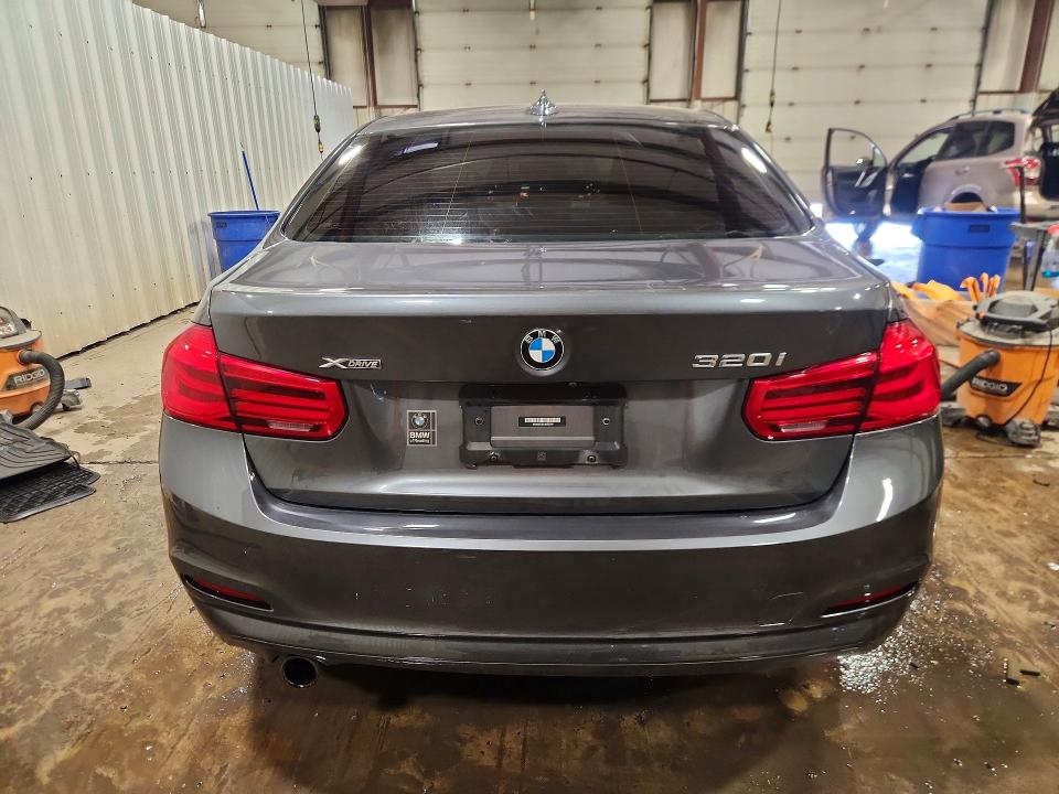 55434036 :رقم المزاد ، WBA8A3C50JA505344 vin ، 2018 Bmw 320 مزاد بيع