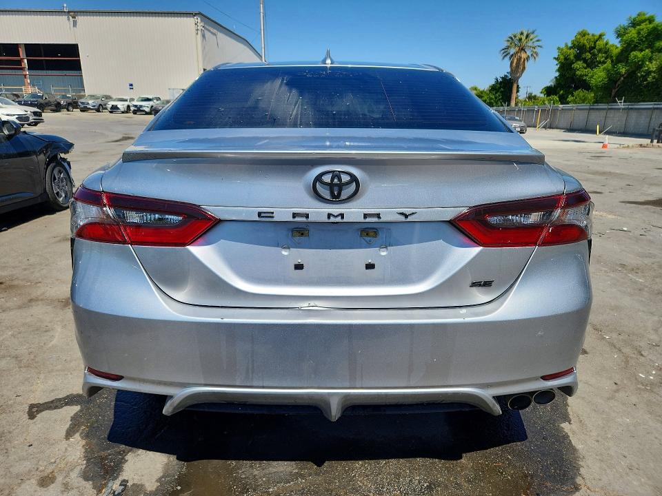 Auction sale of the 2022 Toyota Camry, vin: 4T1G11AK9NU697598, lot number: 57961666