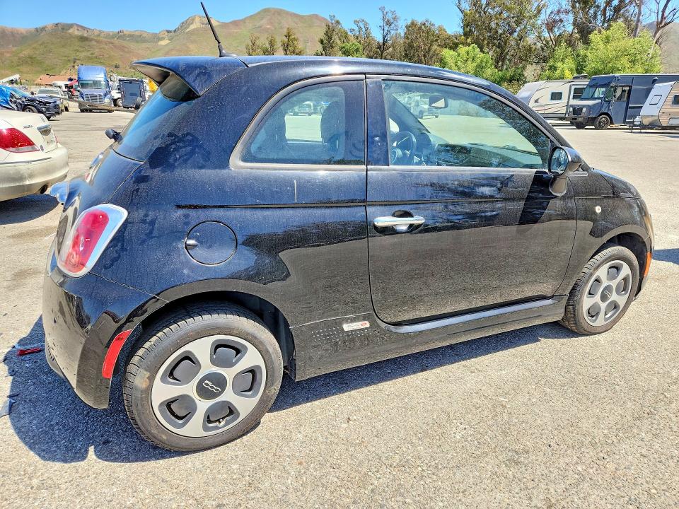 Продажа на аукционе авто 2015 Fiat 500, vin: 3C3CFFGE9FT667049, номер лота: 56732456