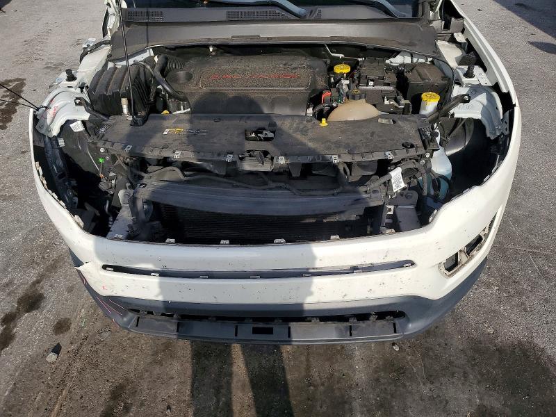 55420076 :رقم المزاد ، 3C4NJDCBXJT245206 vin ، 2018 Jeep Compass مزاد بيع