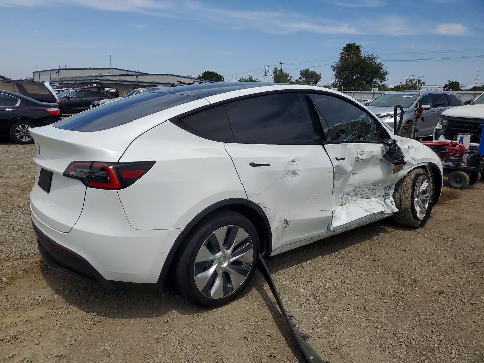Продажа на аукционе авто 2021 Tesla Model Y, vin: 5YJYGAED8MF132558, номер лота: 56998866