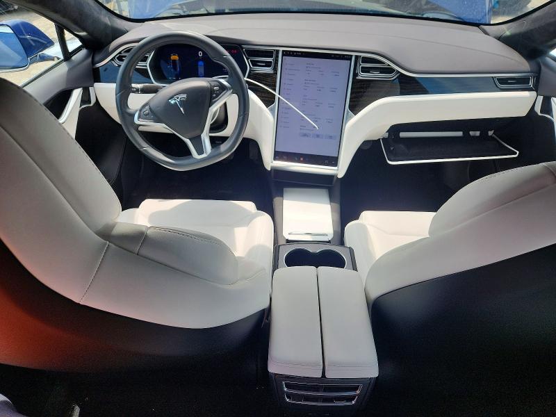 58798696 :رقم المزاد ، 5YJSA1E20HF213260 vin ، 2017 Tesla Model S مزاد بيع