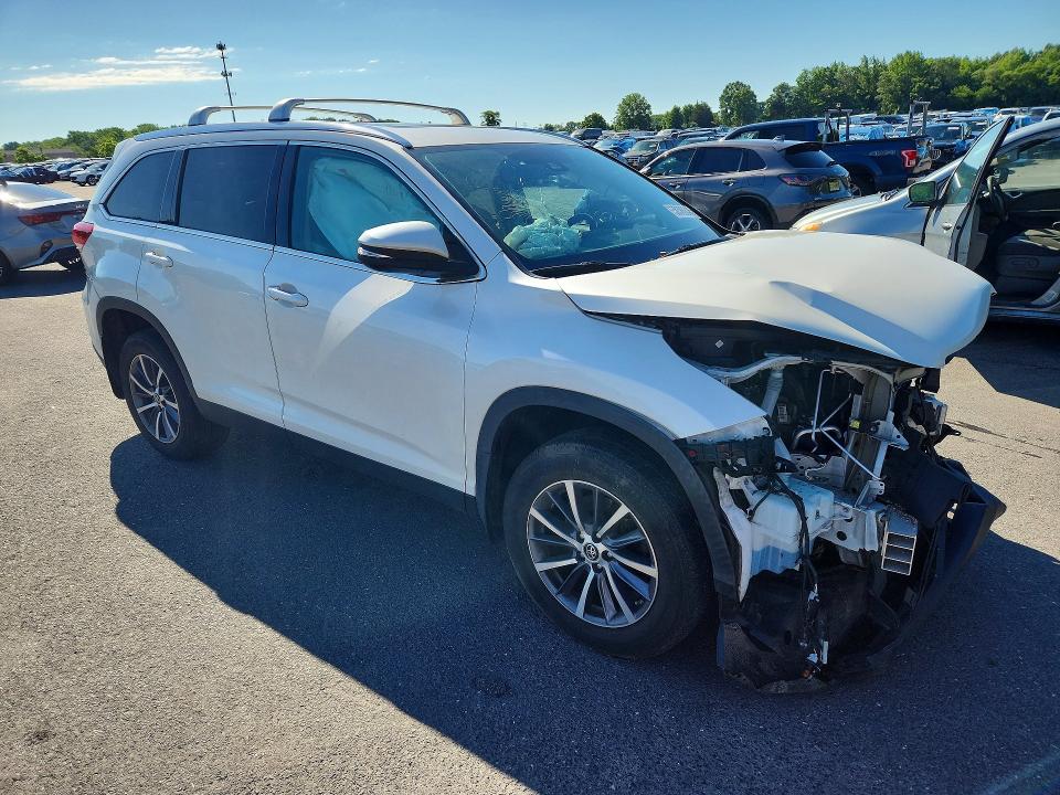 Продаж на аукціоні авто 2019 Toyota Highlander, vin: 5TDJZRFH8KS605797, номер лоту: 58386346