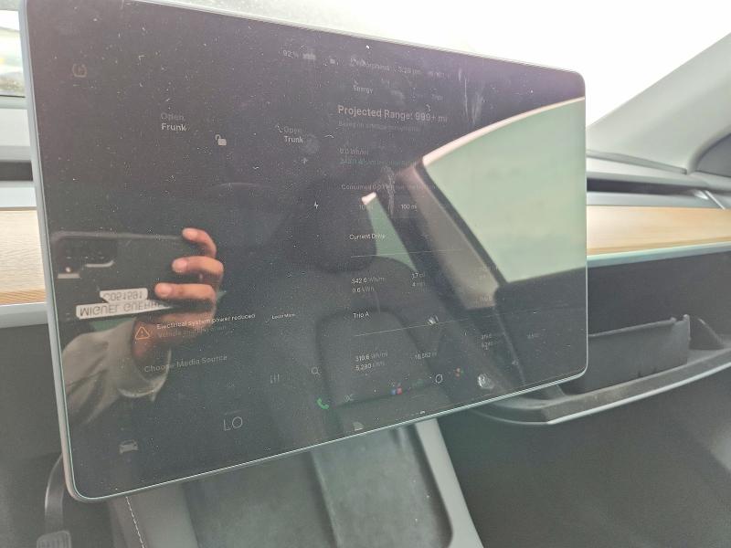 56414506 :رقم المزاد ، 7SAYGDEE8PA075745 vin ، 2023 Tesla Model Y مزاد بيع