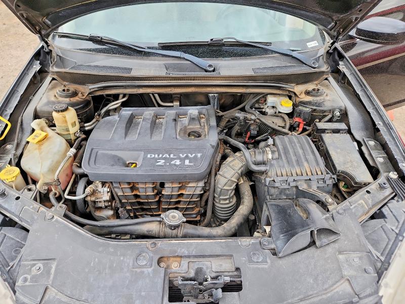 58834026 :رقم المزاد ، 1C3CCBBB4DN592904 vin ، 2013 Chrysler 200 مزاد بيع