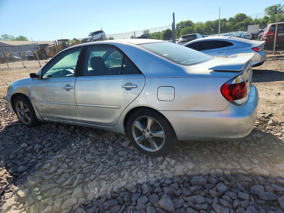 55857446 :رقم المزاد ، 4T1BA32KX5U043214 vin ، 2005 Toyota Camry مزاد بيع