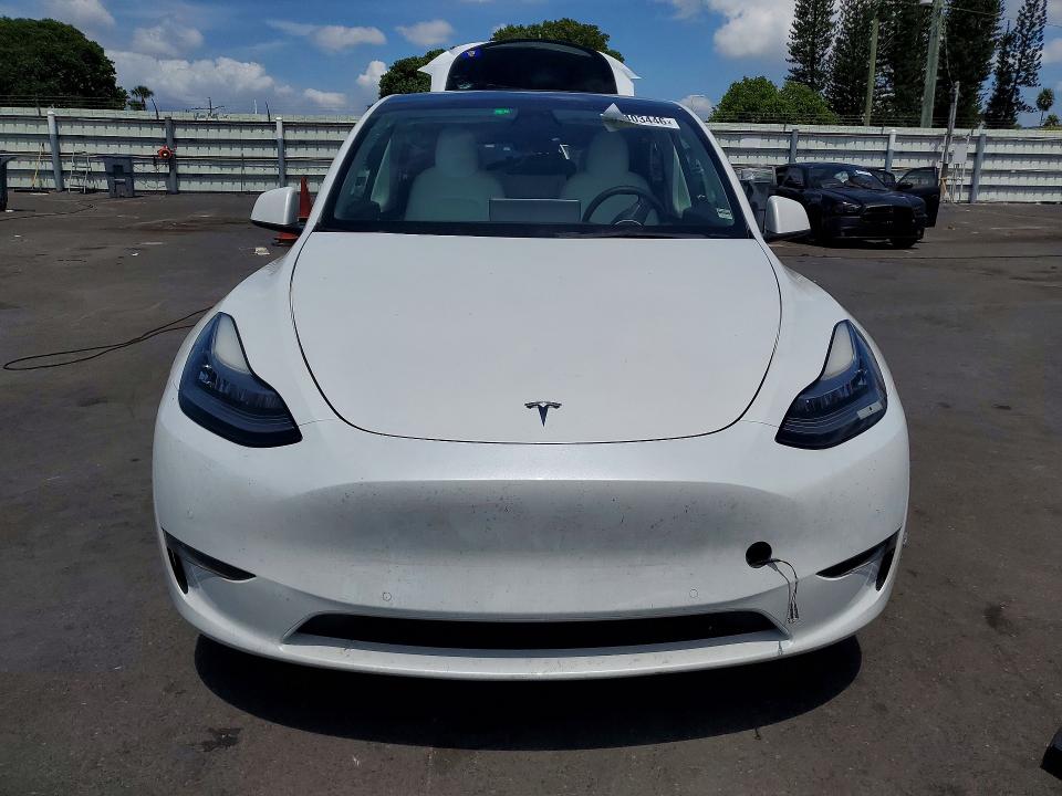 Продажа на аукционе авто 2022 Tesla Model Y, vin: 7SAYGAEE8NF390270, номер лота: 57403446