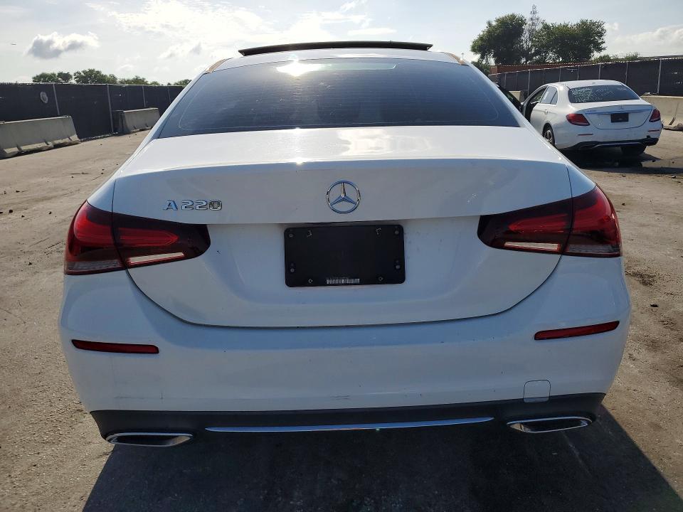 55879976 :رقم المزاد ، W1K3G4EBXLW045707 vin ، 2020 Mercedes-benz A مزاد بيع
