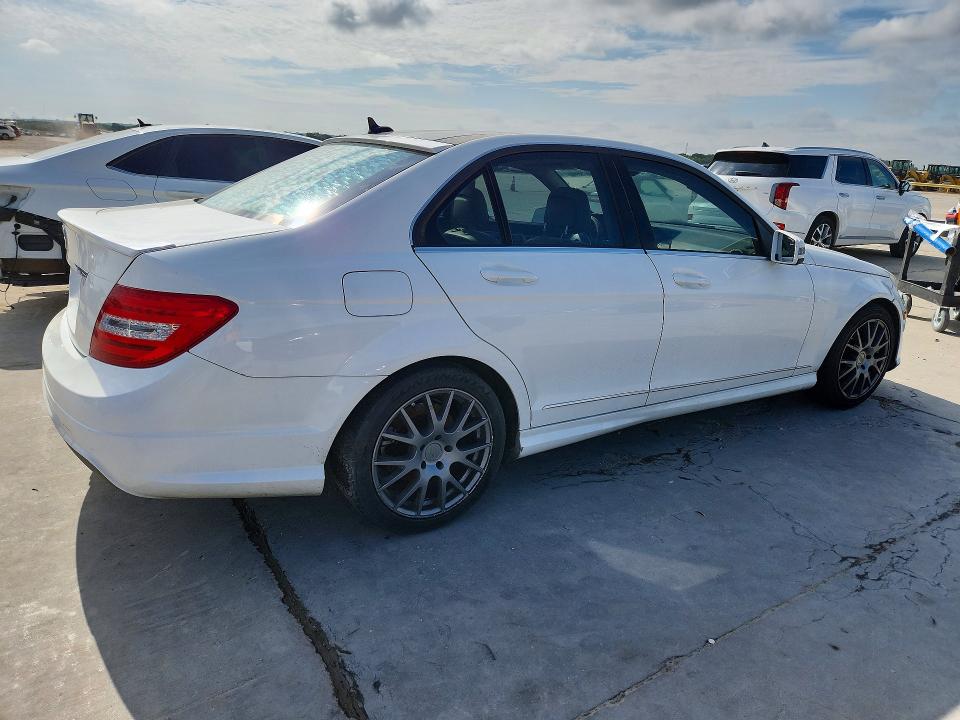 Продаж на аукціоні авто 2014 Mercedes-benz C, vin: WDDGF4HB2EG210985, номер лоту: 56337636
