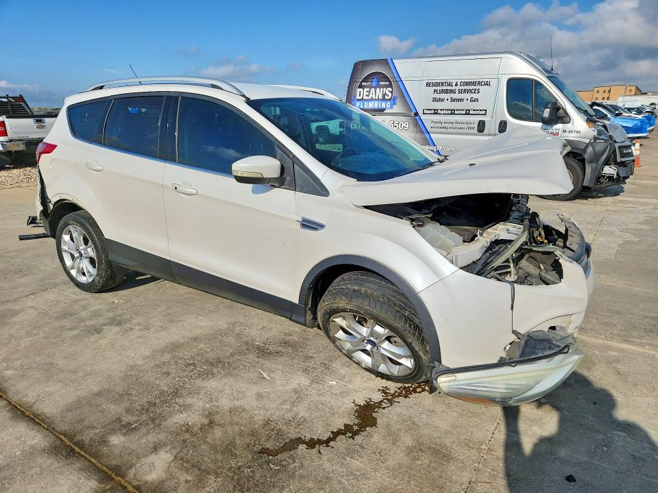 Продажа на аукционе авто 2015 Ford Escape, vin: 1FMCU9J95FUC67361, номер лота: 57425556