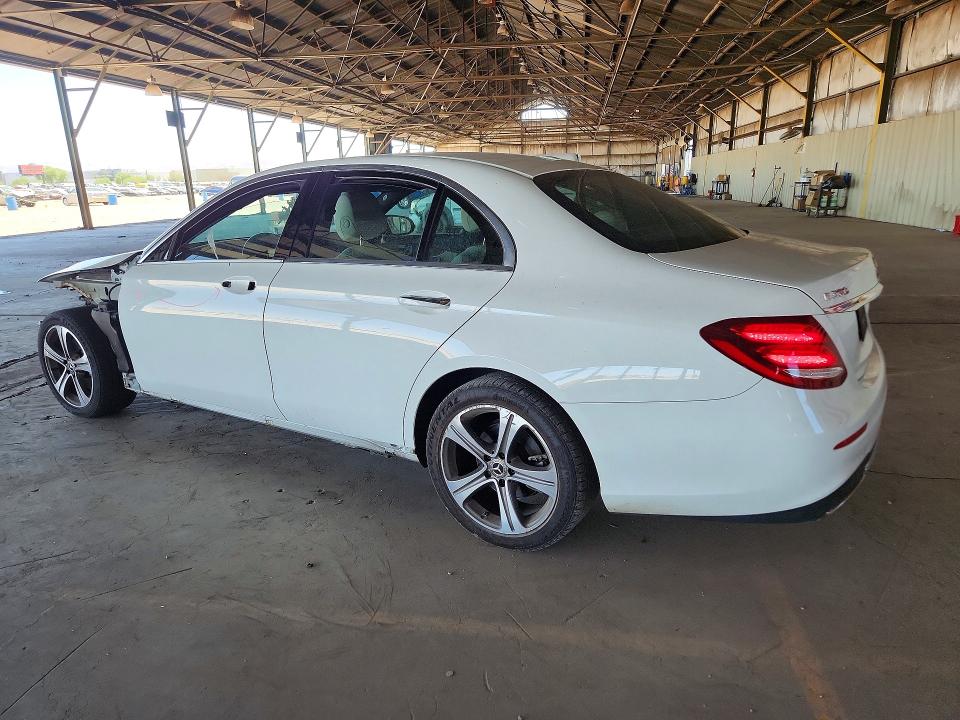 59332896 :رقم المزاد ، WDDZF4JB6KA658678 vin ، 2019 Mercedes-benz E مزاد بيع