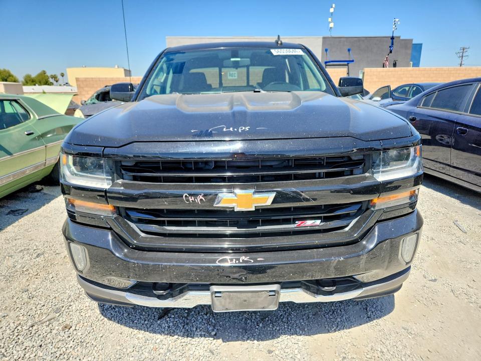 56550646 :رقم المزاد ، 3GCUKRECXJG241872 vin ، 2018 Chevrolet Silverado مزاد بيع