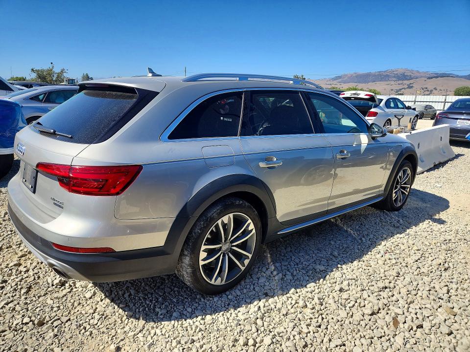 Продаж на аукціоні авто 2017 Audi A4 Allroad, vin: WA19NAF40HA050700, номер лоту: 97682095
