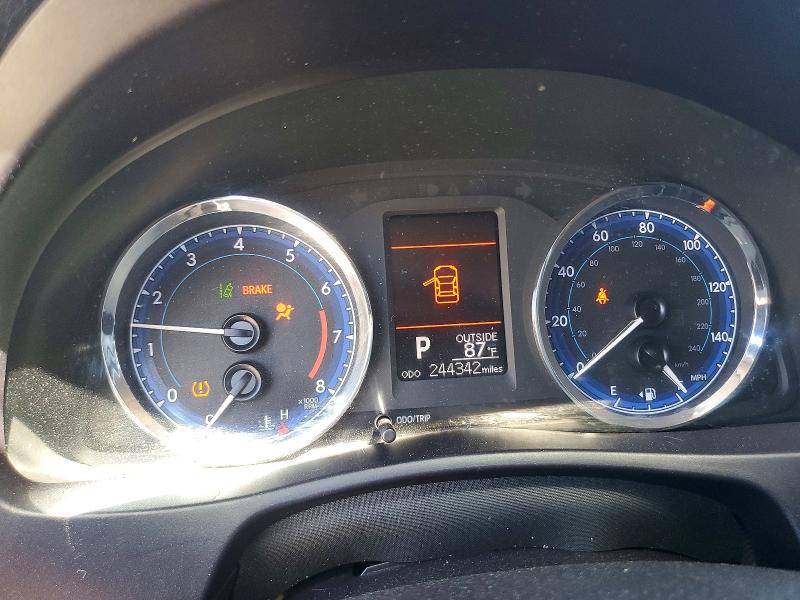 Продаж на аукціоні авто 2018 Toyota Corolla, vin: 5YFBURHE8JP830167, номер лоту: 56104766