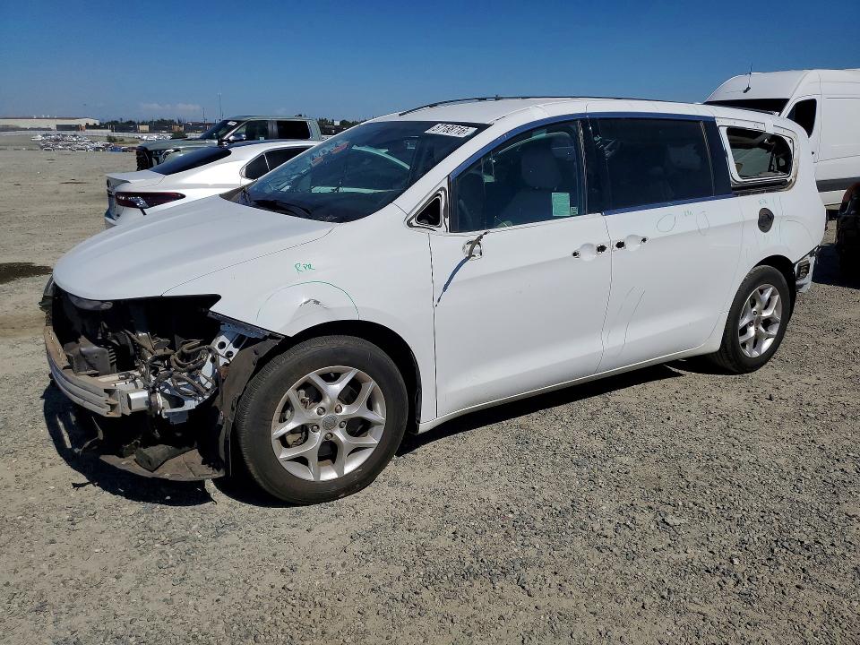 Продажа на аукционе авто 2018 Chrysler Pacifica, vin: 2C4RC1FG1JR163515, номер лота: 57188716