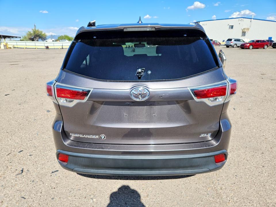 2015 Toyota Highlander მანქანა იყიდება აუქციონზე, vin: 5TDKKRFHXFS112332, აუქციონის ნომერი: 57551526