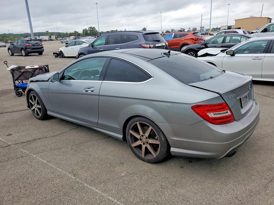 56685816 :رقم المزاد ، WDDGJ4HB5FG393993 vin ، 2015 Mercedes-benz C مزاد بيع