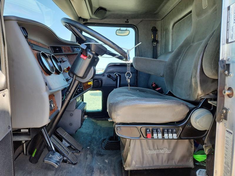 59138266 :رقم المزاد ، 2NKMHD6X94M065751 vin ، 2004 Kenworth Construction مزاد بيع