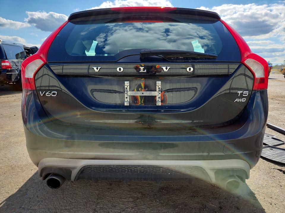 Продаж на аукціоні авто 2018 Volvo V60, vin: YV140MSLXJ2383610, номер лоту: 55894026