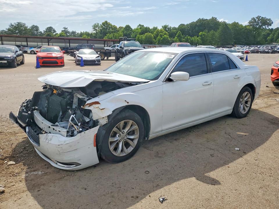 Продажа на аукционе авто 2015 Chrysler 300, vin: 2C3CCAAG2FH785989, номер лота: 57444726