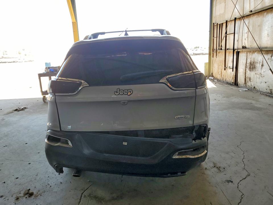 56823076 :رقم المزاد ، 1C4PJLCB5GW234569 vin ، 2016 Jeep Cherokee مزاد بيع