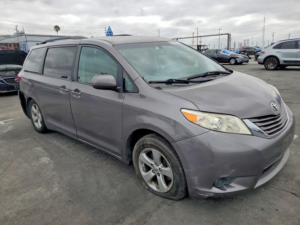 Продаж на аукціоні авто 2017 Toyota Sienna, vin: 5TDKZ3DC9HS811227, номер лоту: 56841816