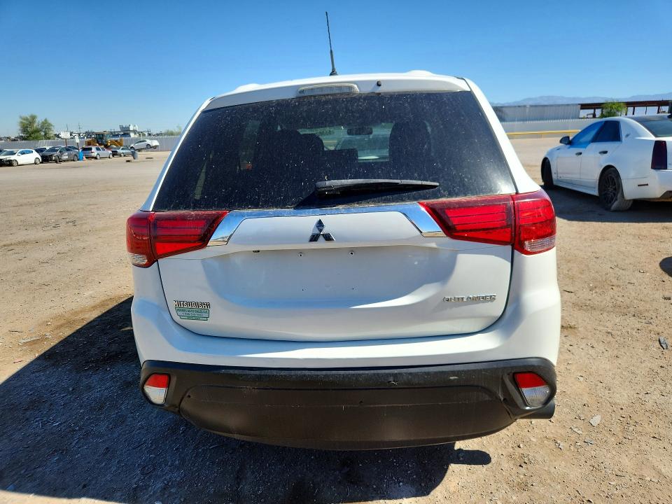 2016 Mitsubishi Outlander მანქანა იყიდება აუქციონზე, vin: JA4AD3A30GZ013205, აუქციონის ნომერი: 55562926