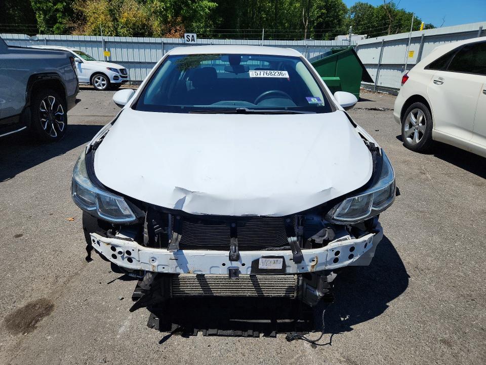 57768236 :رقم المزاد ، 1G1BC5SM2J7195937 vin ، 2018 Chevrolet Cruze مزاد بيع