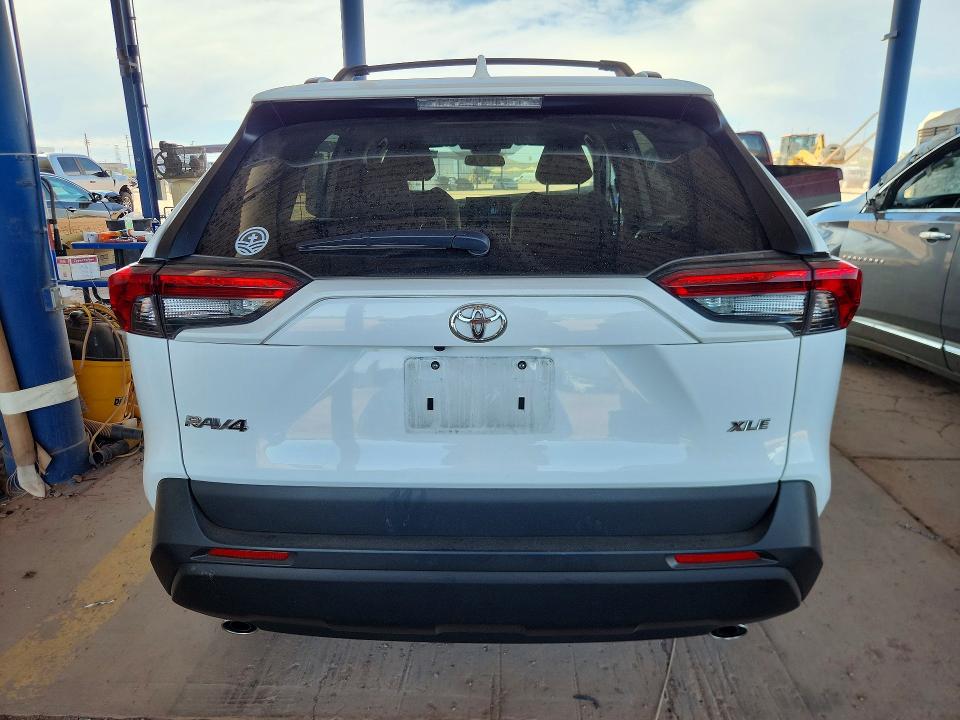 2021 Toyota Rav4 მანქანა იყიდება აუქციონზე, vin: 2T3W1RFV1MW159660, აუქციონის ნომერი: 57756526