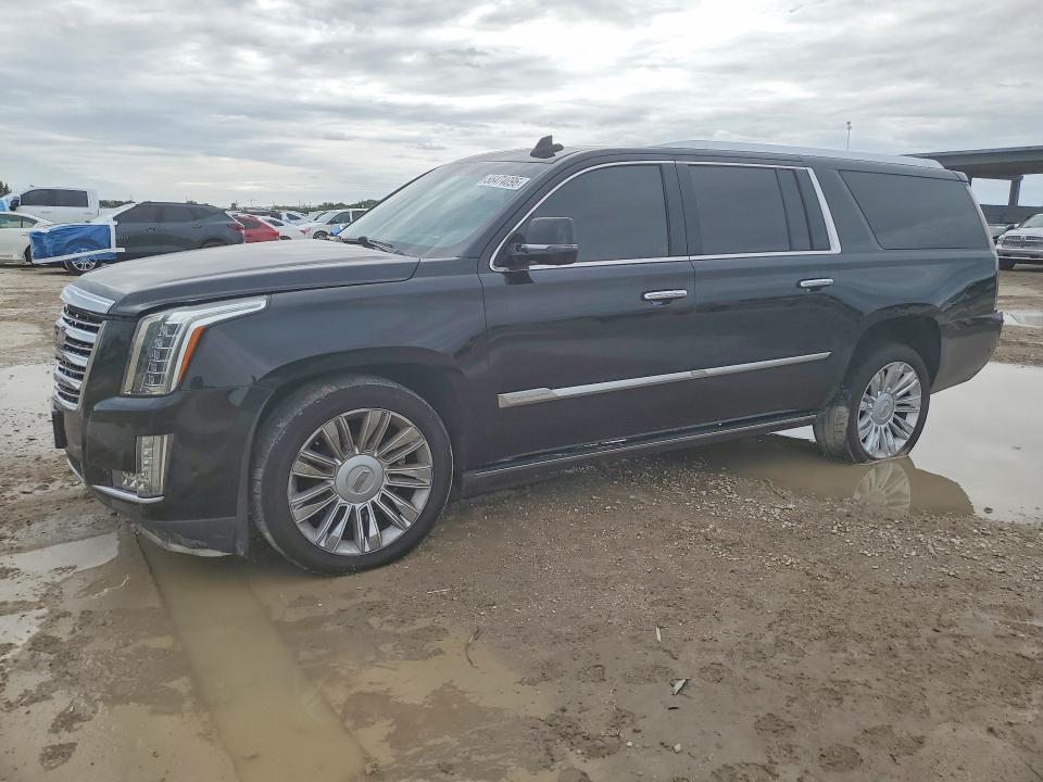 2018 Cadillac Escalade მანქანა იყიდება აუქციონზე, vin: 1GYS4KKJ1JR276371, აუქციონის ნომერი: 56474096