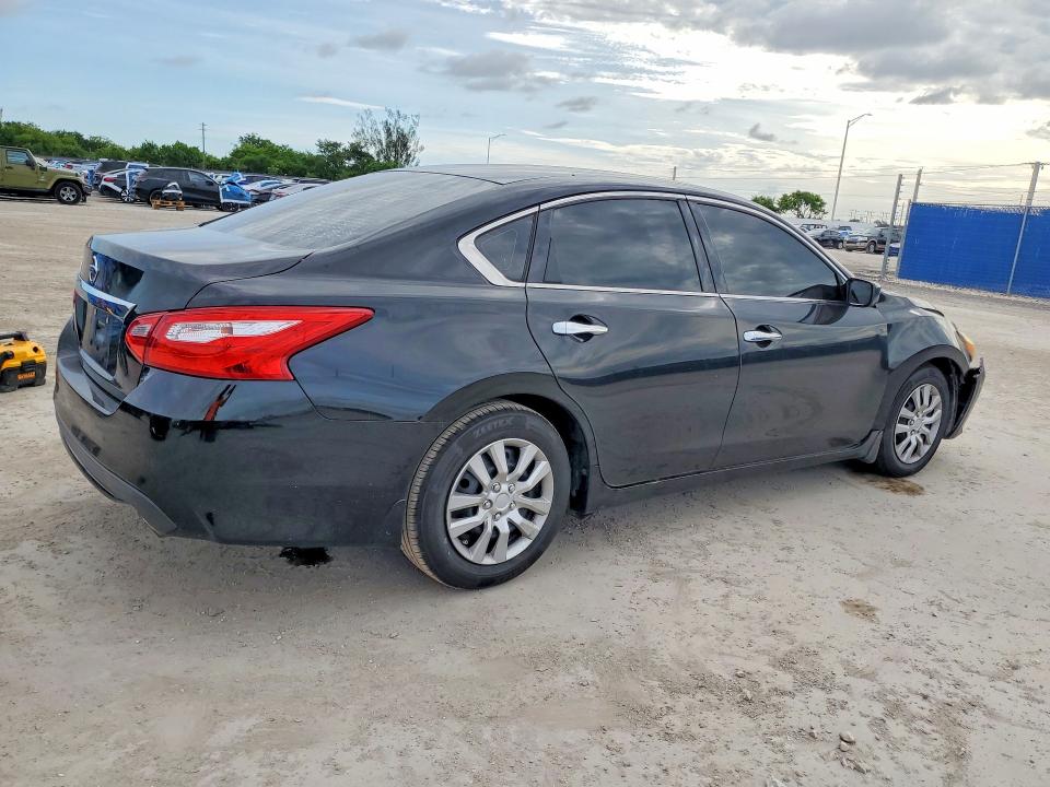 2017 Nissan Altima მანქანა იყიდება აუქციონზე, vin: 1N4AL3APXHC257563, აუქციონის ნომერი: 57002476