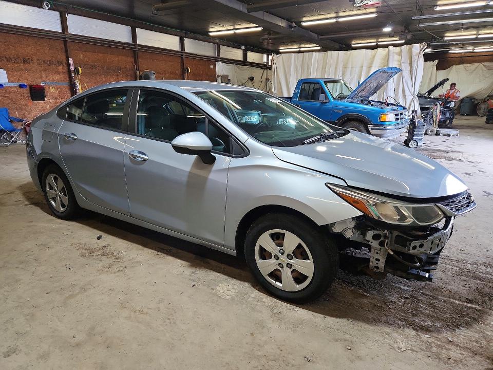 2017 Chevrolet Cruze მანქანა იყიდება აუქციონზე, vin: 1G1BC5SM8H7152326, აუქციონის ნომერი: 57697586