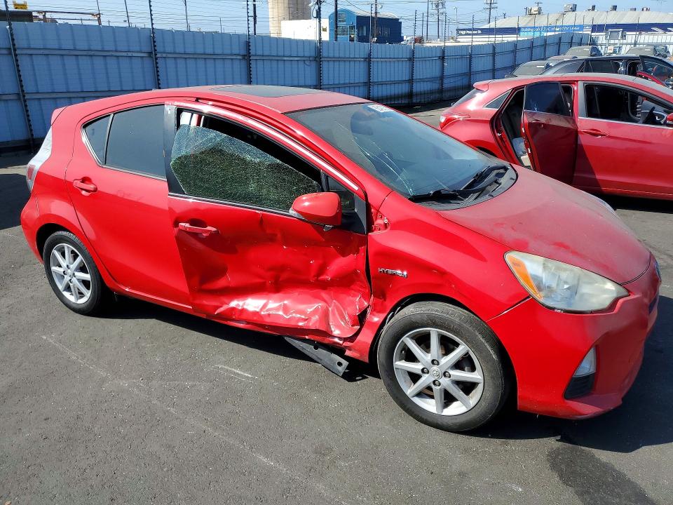 55427306 :رقم المزاد ، JTDKDTB39E1059880 vin ، 2014 Toyota Prius C مزاد بيع