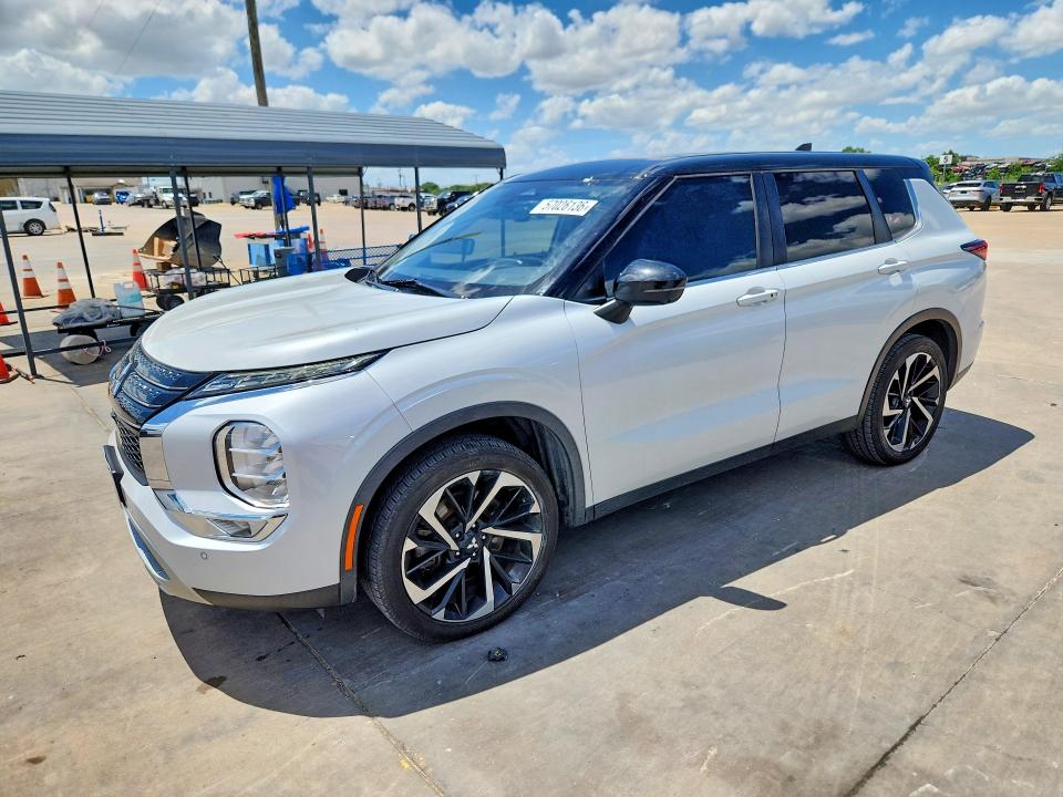 57026136 :رقم المزاد ، JA4J3UA83NZ009702 vin ، 2022 Mitsubishi Outlander مزاد بيع