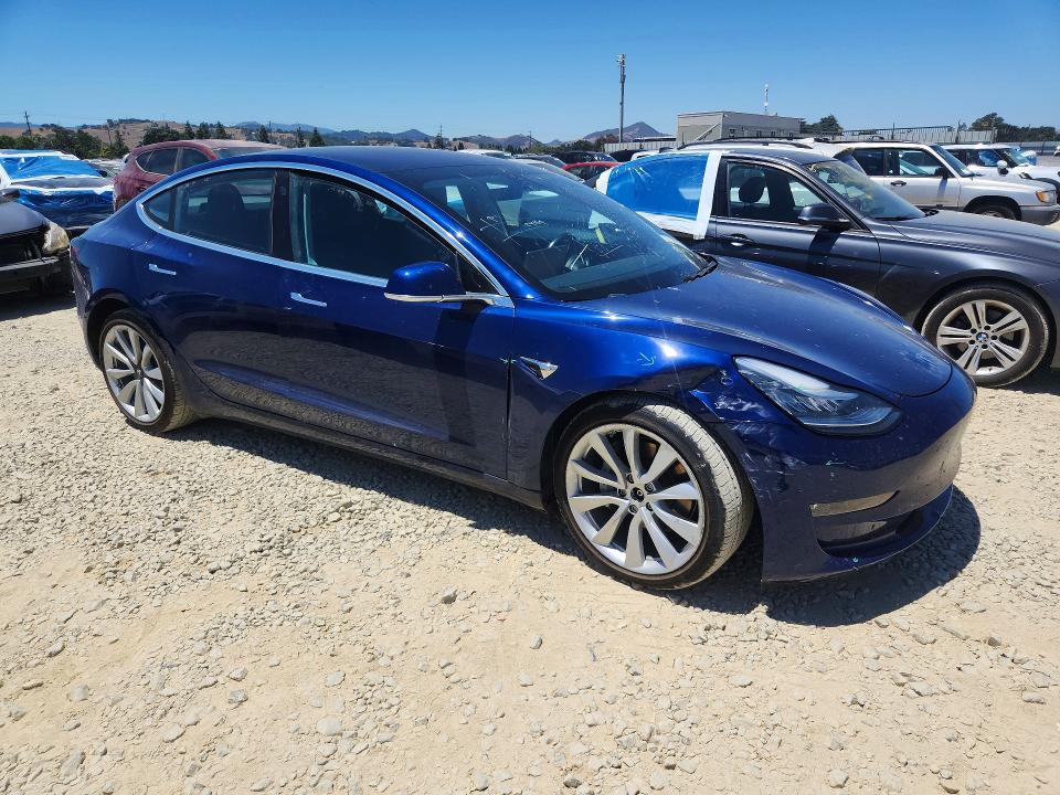 Продажа на аукционе авто 2018 Tesla Model 3, vin: 5YJ3E1EB9JF146608, номер лота: 58992586