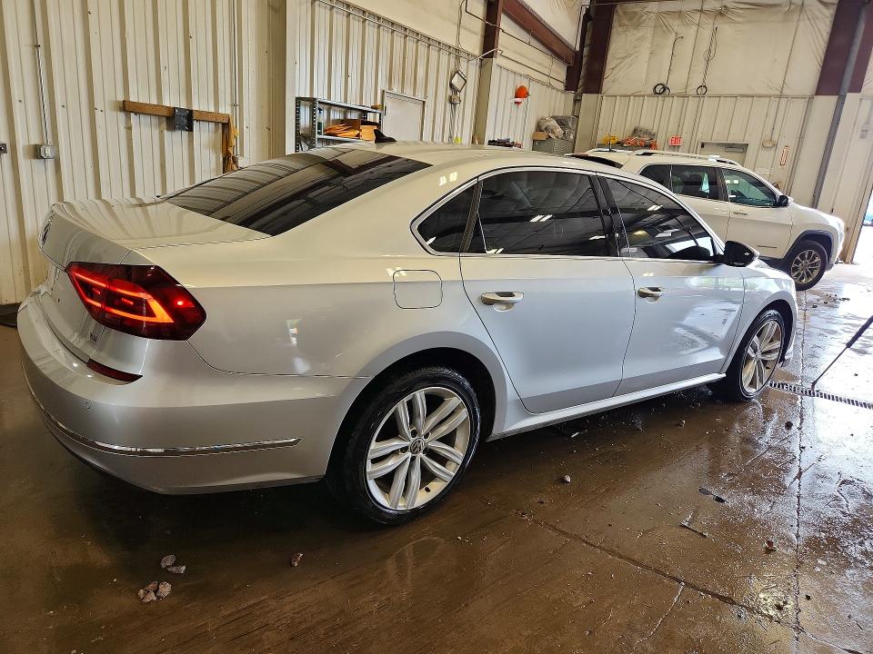 56501986 :رقم المزاد ، 1VWBA7A35JC040319 vin ، 2018 Volkswagen Passat مزاد بيع