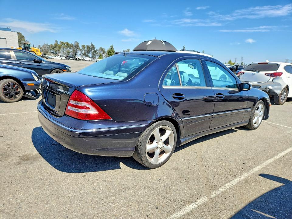 Продажа на аукционе авто 2005 Mercedes-benz C, vin: WDBRF40J15F682475, номер лота: 57295136