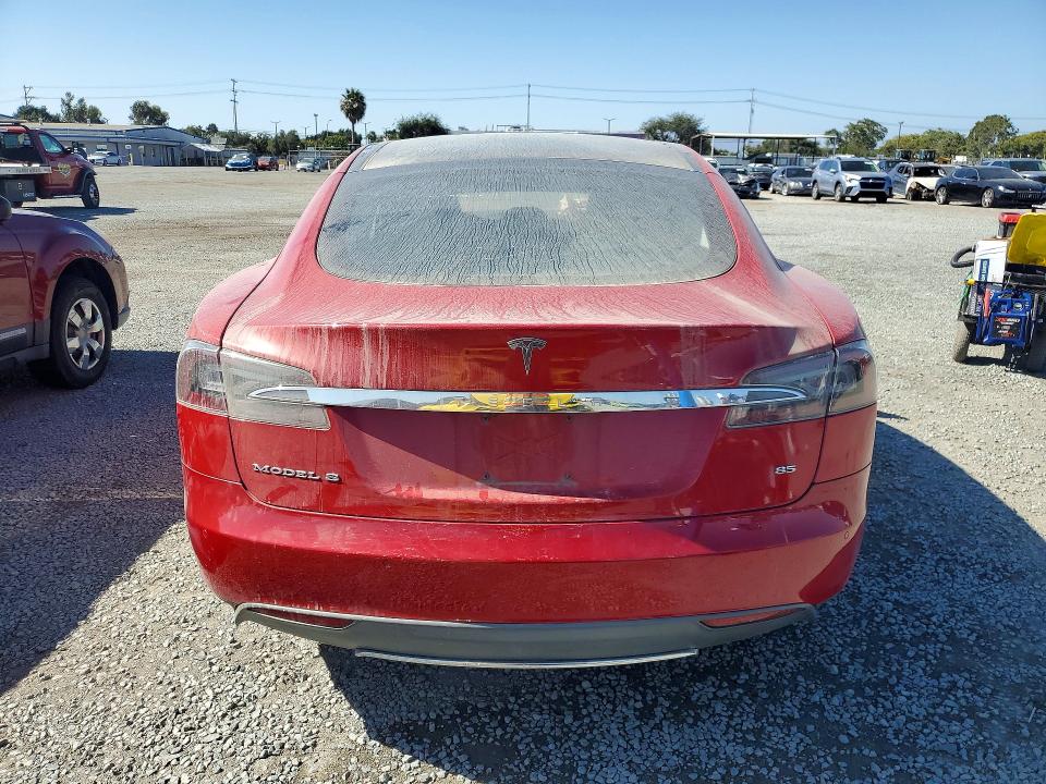 56838786 :رقم المزاد ، 5YJSA1H10FFP77099 vin ، 2015 Tesla Model S مزاد بيع