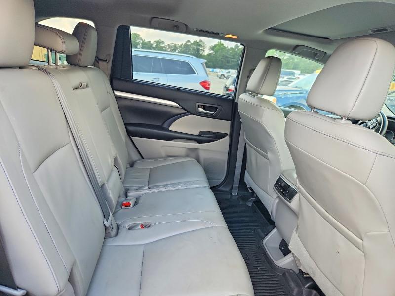 2018 Toyota Highlander მანქანა იყიდება აუქციონზე, vin: 5TDJZRFH2JS536278, აუქციონის ნომერი: 56233666