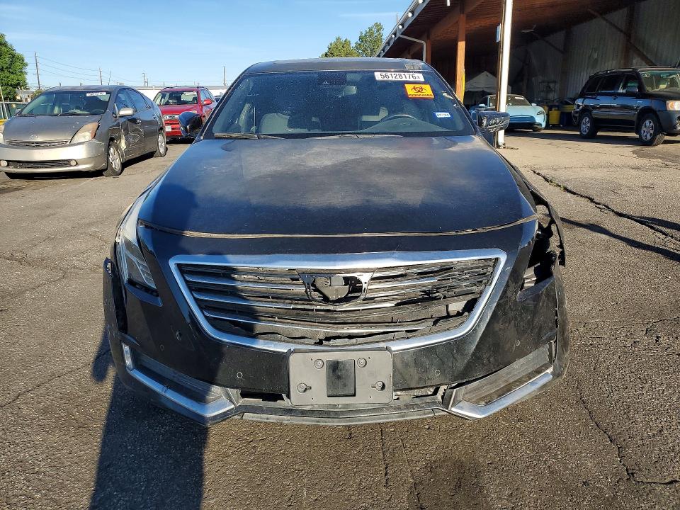 56128176 :رقم المزاد ، 1G6KC5RX8JU103595 vin ، 2018 Cadillac Ct6 مزاد بيع
