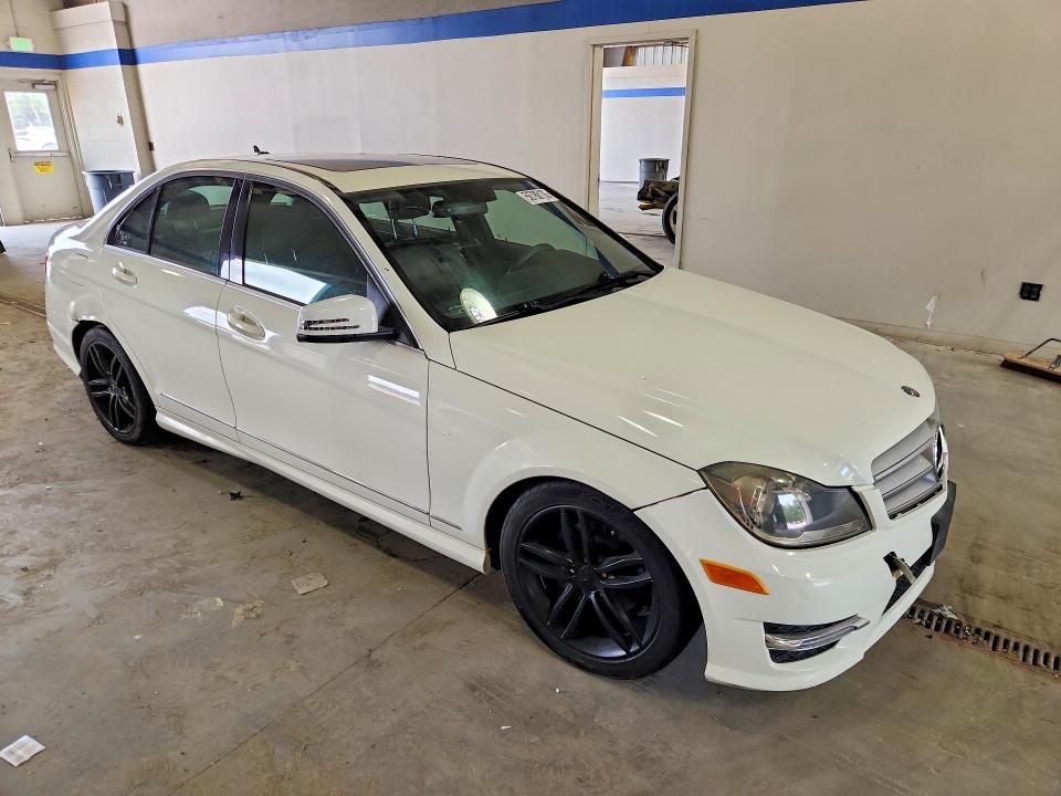 Продажа на аукционе авто 2012 Mercedes-benz C, vin: WDDGF8BB9CA692788, номер лота: 56788136