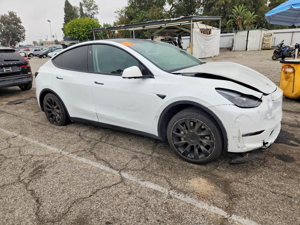 2024 Tesla Model Y მანქანა იყიდება აუქციონზე, vin: 7SAYGDED5RF018531, აუქციონის ნომერი: 57130576