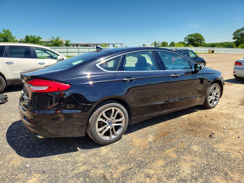 58147446 :رقم المزاد ، 3FA6P0CD0KR180657 vin ، 2019 Ford Fusion مزاد بيع